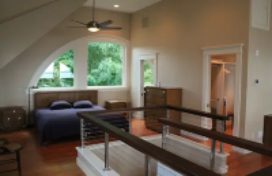 Wake up to a stunning year-round Narragansett Bay, bridge, & lighthouse view Hotels in Portsmouth