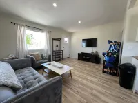 Cozy Modern 2BR House