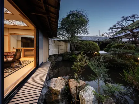 Kashiwagura Onsen Taishikan Отели рядом с достопримечательностью «Yokoyama Kyodokan»