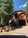 Walk to town! 4 bdrms all king beds. Great ski house w/ hot tub near Snyder Park