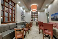 Drury Inn & Suites Charlotte Northlake - servizio colazione