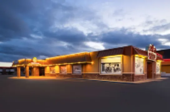 Super 8 by Wyndham Fallon