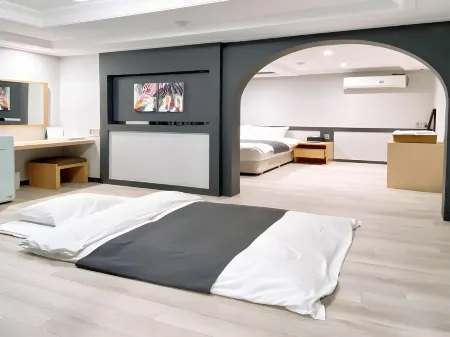 Galaxy Hotel Отели рядом с достопримечательностью «Yeongullae Beach»