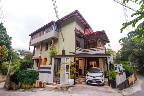 Gangula Villa Hotels in Halloluwa