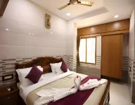 Hotel Green Palace Hotels near Angalamman Departmental store