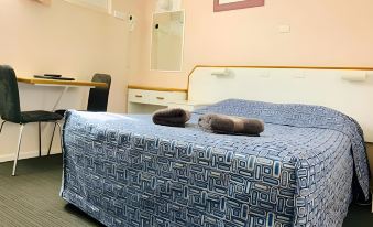 Bradman Motor Inn