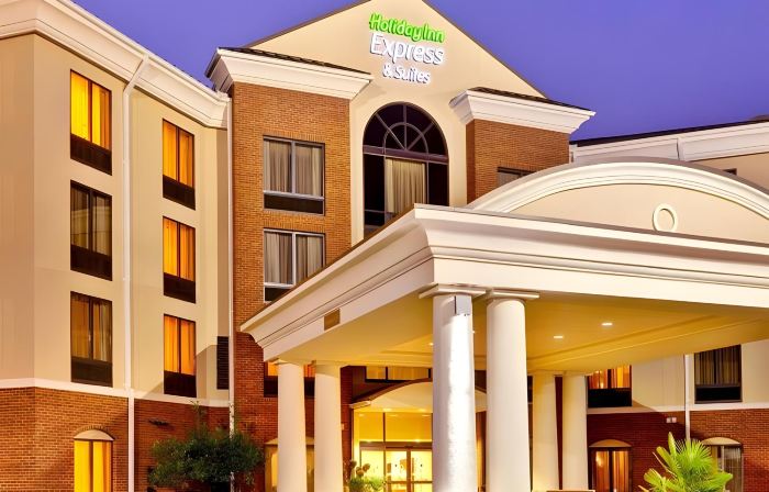 Holiday Inn Express & Suites JACKSON - FLOWOOD by IHG