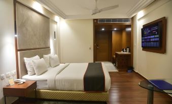 Empires Hotel