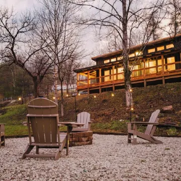 Cozy Hiker’s Retreat with Relaxing Hot Tub.