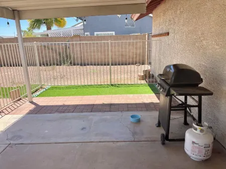 Charming fully remodeled  home with fenced pool in beautiful Peoria