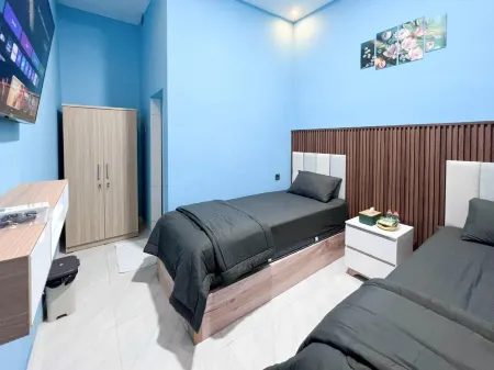 Griya Prashasta Mitra RedDoorz Отели в г. Ngasem