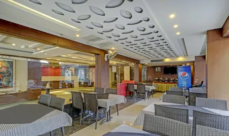 Loharkar Hotel Отели рядом с достопримечательностью «Ramtek Fort Temple»