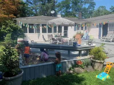 The Hudson Escape – Pool, Hot Tub, & 13 Private Acres of Fun!