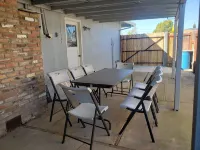 Large 6 Bedrooms 2 Baths Home On a Huge Lot Hotels in Florin