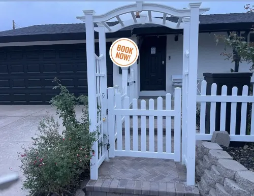 Charming 3-bedroom cottage in enchanting Citrus Heights with AC, WiFi Hotels in Citrus Heights