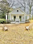 Cozy 2/1 Duplex 10 min from ATL Airport- Unit A Hotels in Riverdale