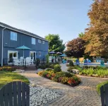 Tranquil Country Loft and backyard paradise in the rolling hills of Gambier, OH