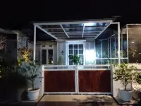 Garden Full House