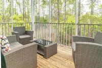 Sandy Feet Retreat Beach cottage with pools and beach access