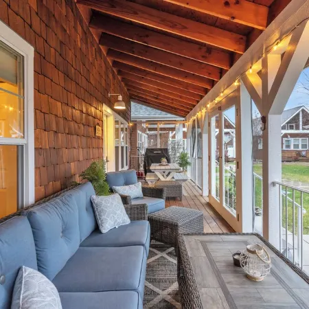 Dover Dreamin’ – Lake Life starts here! 3BD, 3BA Retreat, Steps from the Water