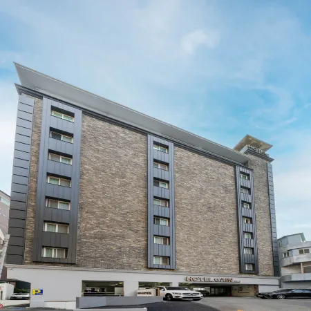 Hotel Gain