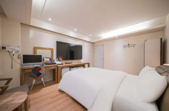 Gwangju Pungamdong Dia Hotels near Gwangju Stadium