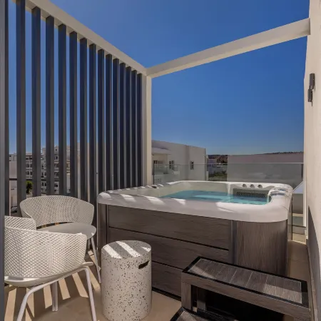 Cabana White Boutique Hotel & Suites