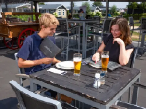 Lakeside Cottage with Boat Hotels in Giethoorn