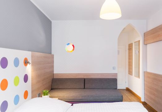 퍼스트 크레아티프 호텔 엘리펀트