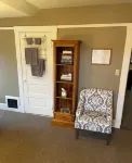 Portland International Guesthouse - parking