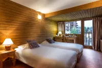 เลส เครตส์ บลังเชส