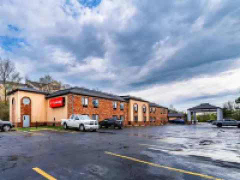 Econo Lodge Cleveland Southeast - Kent Hotels in Streetsboro