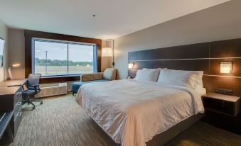 Holiday Inn Express & Suites Union City