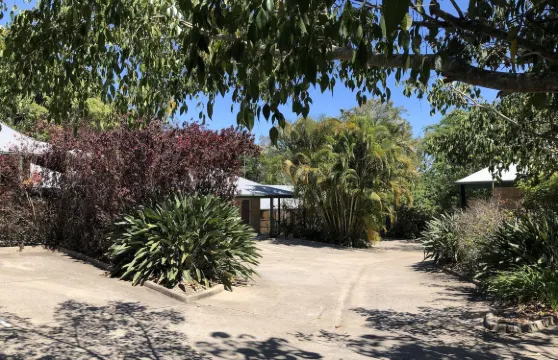 愛默拉登生態洛奇酒店