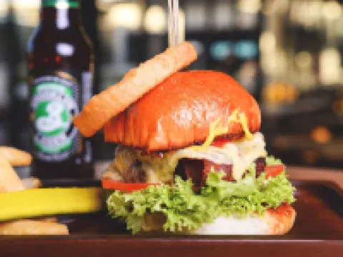 โรงแรมรอยัลโดยไนท์แคปโซเชียล โรงแรมในเมลเบิร์น