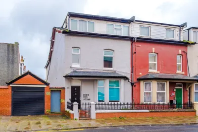 Empire Fleetwood Apartments - Windsor Terrace Hotels in Fleetwood