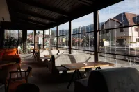 Suru Hotel & Restaurant Hotels in Буштень
