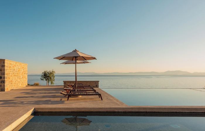 Sampatiki Suites - Seaview Luxury Suites with Breakfast and Spa