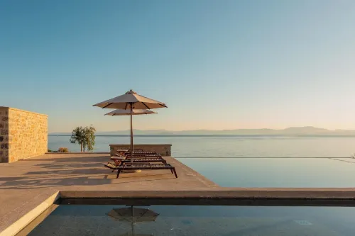 Sampatiki Suites - Seaview Luxury Suites with Breakfast and Spa Hotel di South Kynouria