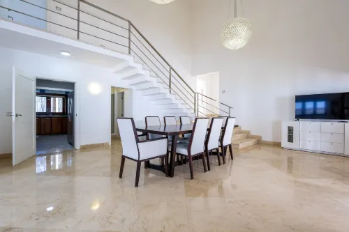 Beachfront 8Br Villa with Pool & Maid - Biệt thự