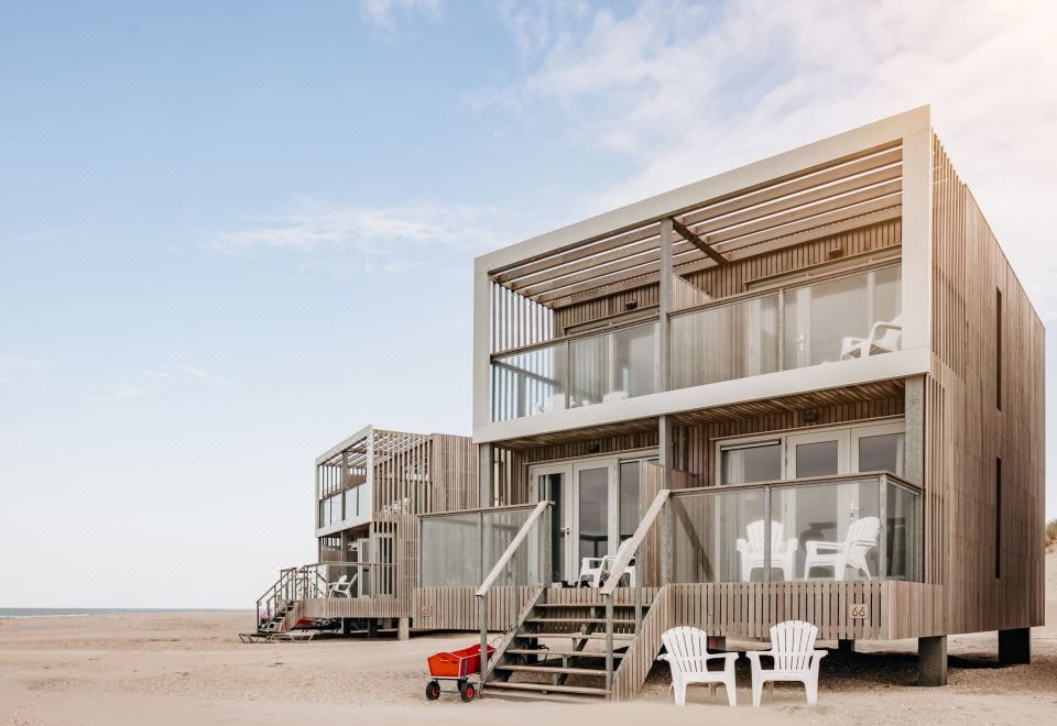 Beach House in a dream location ON the beach - Housity