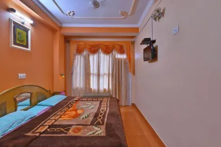 Hotel Ashish Inn Отели рядом с Аэропорт Шимла