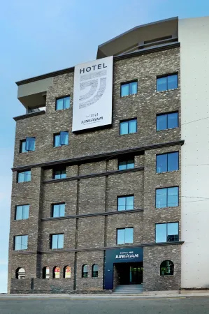 JungGam Hotel Отели рядом с достопримечательностью «Университет Чхонджу»