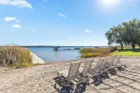 North Beach Resort Hotels in Arago