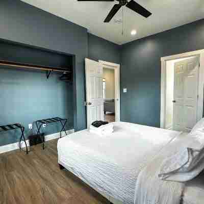 StayAE - Flamingo House Rooms