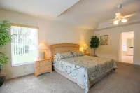 Spacious Modern Pool Home, Family & Golf Trips - 4727 4 Bedroom Home by RedAwning Hotels near Wallace Brooks Park
