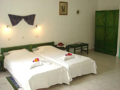 فينيكي فيو هوتل أبارتمينتس Hotels near Lefkos beach
