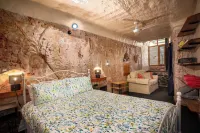 Di's Dugouts Hotels in Coober Pedy