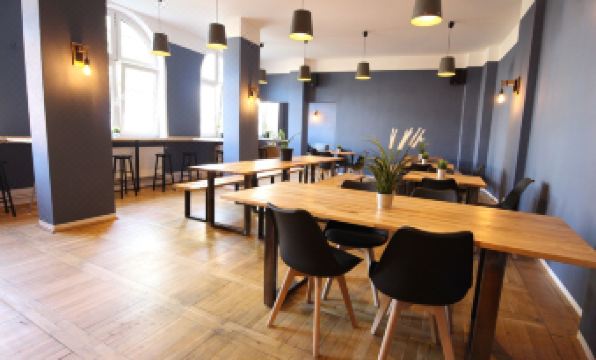 Blue Doors Hostel Ktv