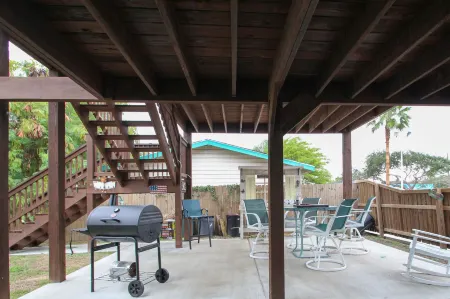 Candlelight Cottages by the Beach Отели рядом с достопримечательностью «Парк Рокпорт Бич»